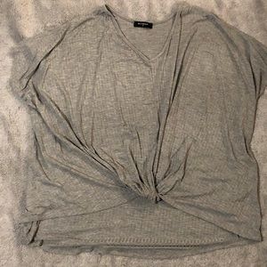 Light grey v-neck with knot